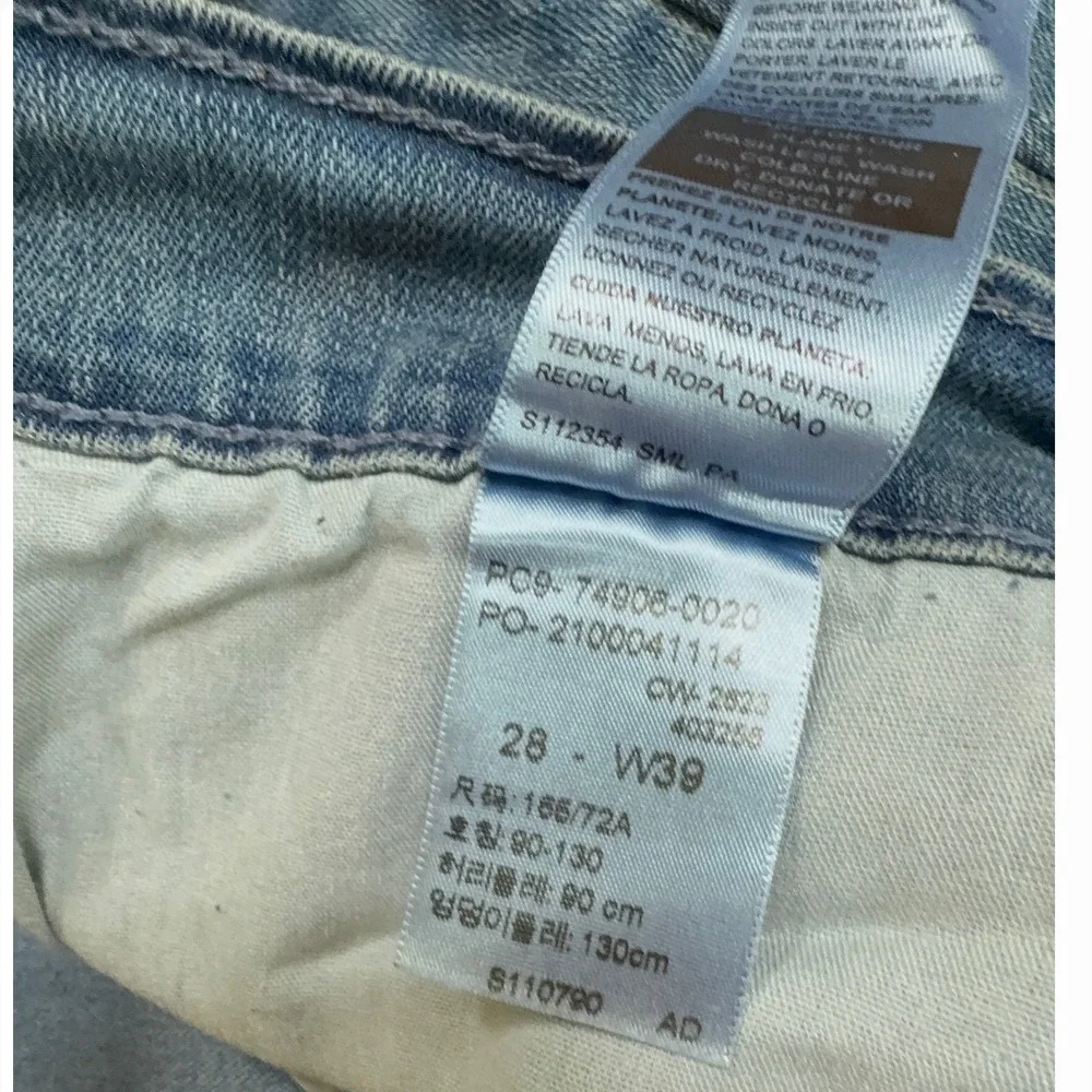 Signature Levi Strauss Gold Label Womens Mid Rise Capri Jeans Blue 28 W39 NEW